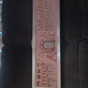 Glitz and glam rhinestone makeup brush set